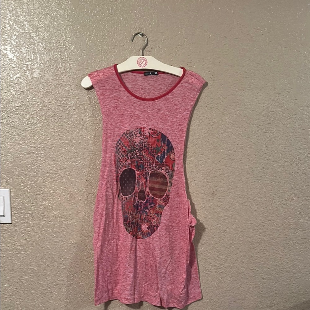 Skull tank top large